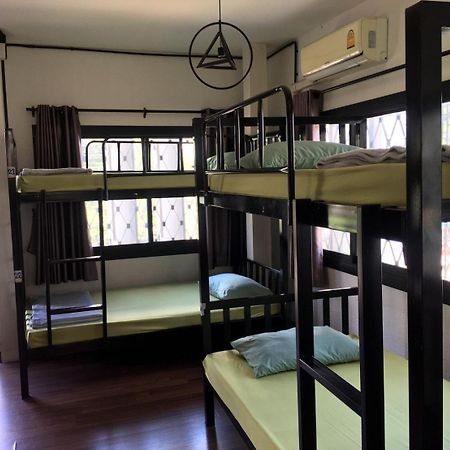 Nearthepark Backpack Boutique House Hostel Чиангмай Екстериор снимка