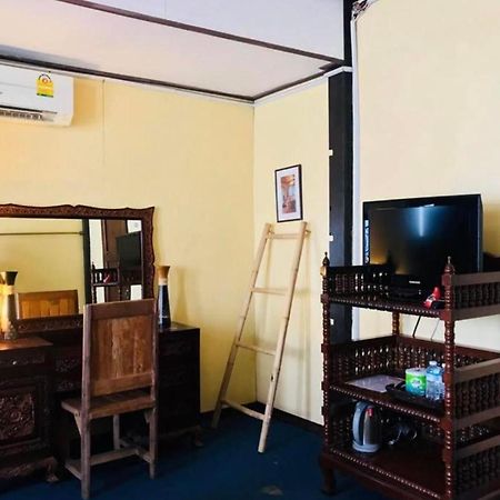 Nearthepark Backpack Boutique House Hostel Чиангмай Екстериор снимка